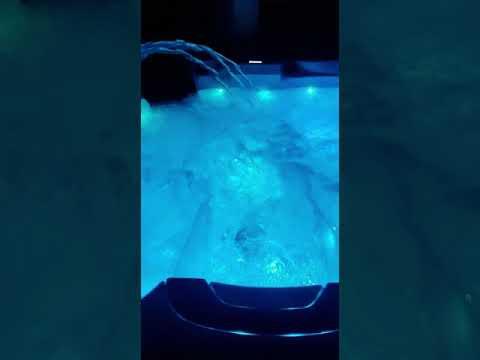 palmier-mira-jacuzzi-video3