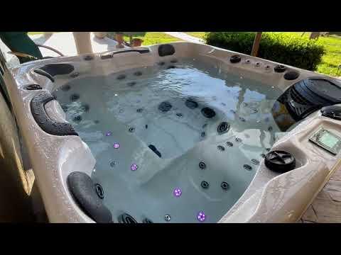 Jacuzzi au Palmier de MIra, variations de lumières