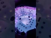 palmier-mira-jacuzzi-video1
